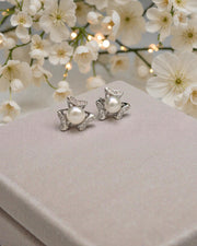 Classic Pearl Petal Stud Earrings – Silver Elegant Everyday Jewelry