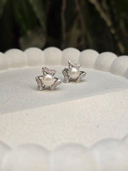 Classic Pearl Petal Stud Earrings – Silver Elegant Everyday Jewelry