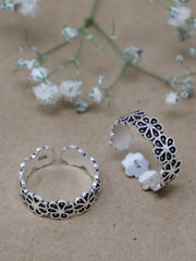 925 Oxidized Silver Floral Toe Rings – Adjustable Cutwork Design for Women