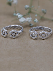925 Sterling Silver Twisted Floral Toe Rings – Adjustable Minimal Design for Women